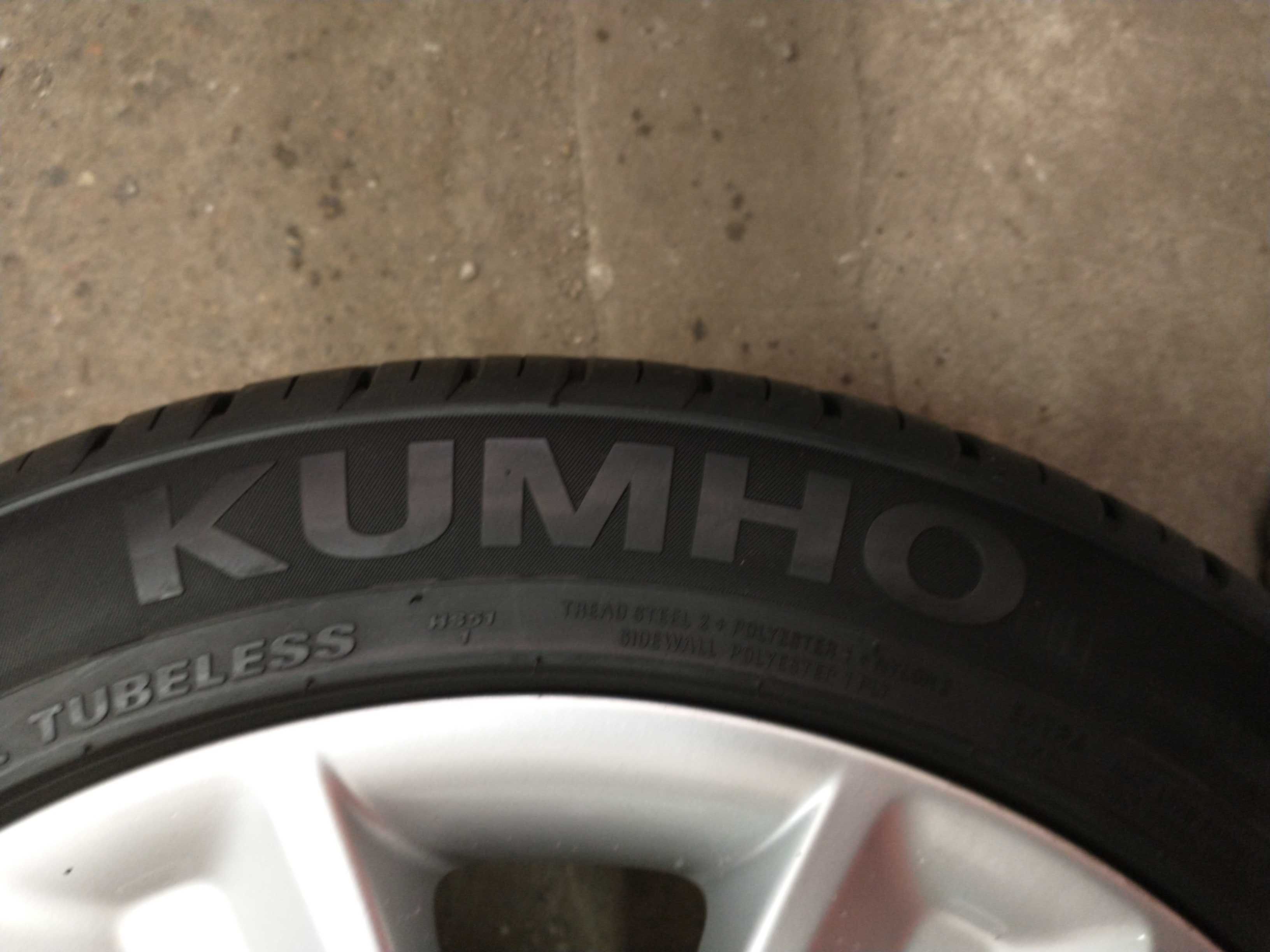 KUMHO Ecsta 215/45r16 90V Extra Load 4sztuki 7,5mm