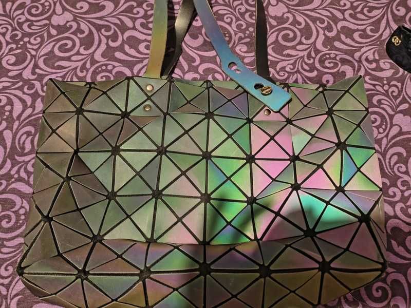Opalizująca torba trójkąty damska holograficzna