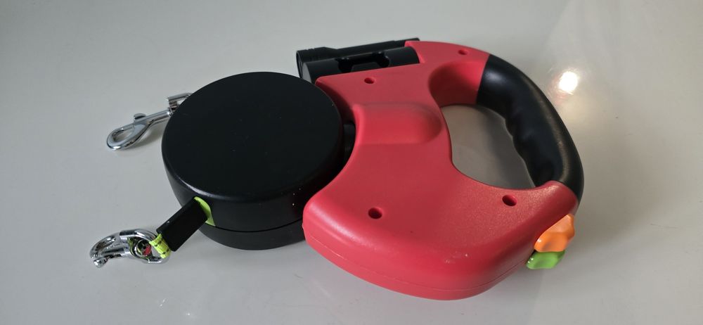 Smycz dla psa podwójna,automatyczna, nie placzącą się, nowa