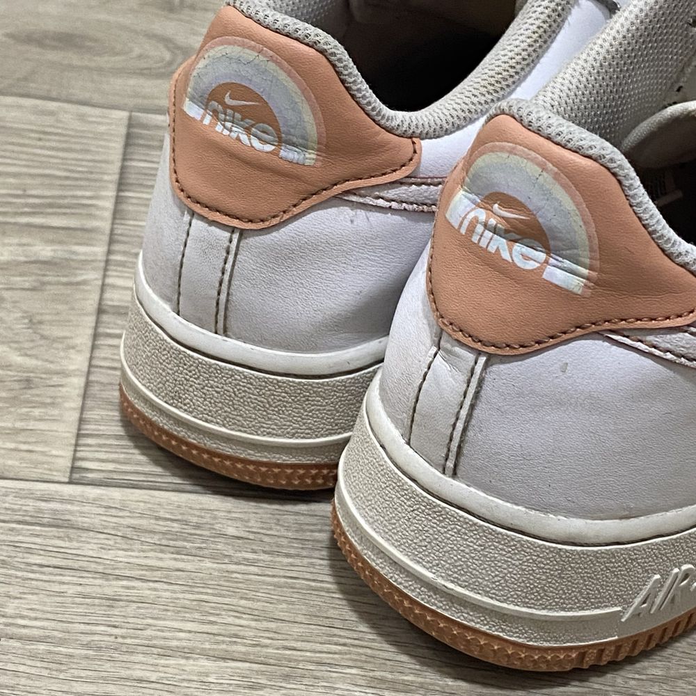 Nike Air Force 1 LV8 кросівки жіночі