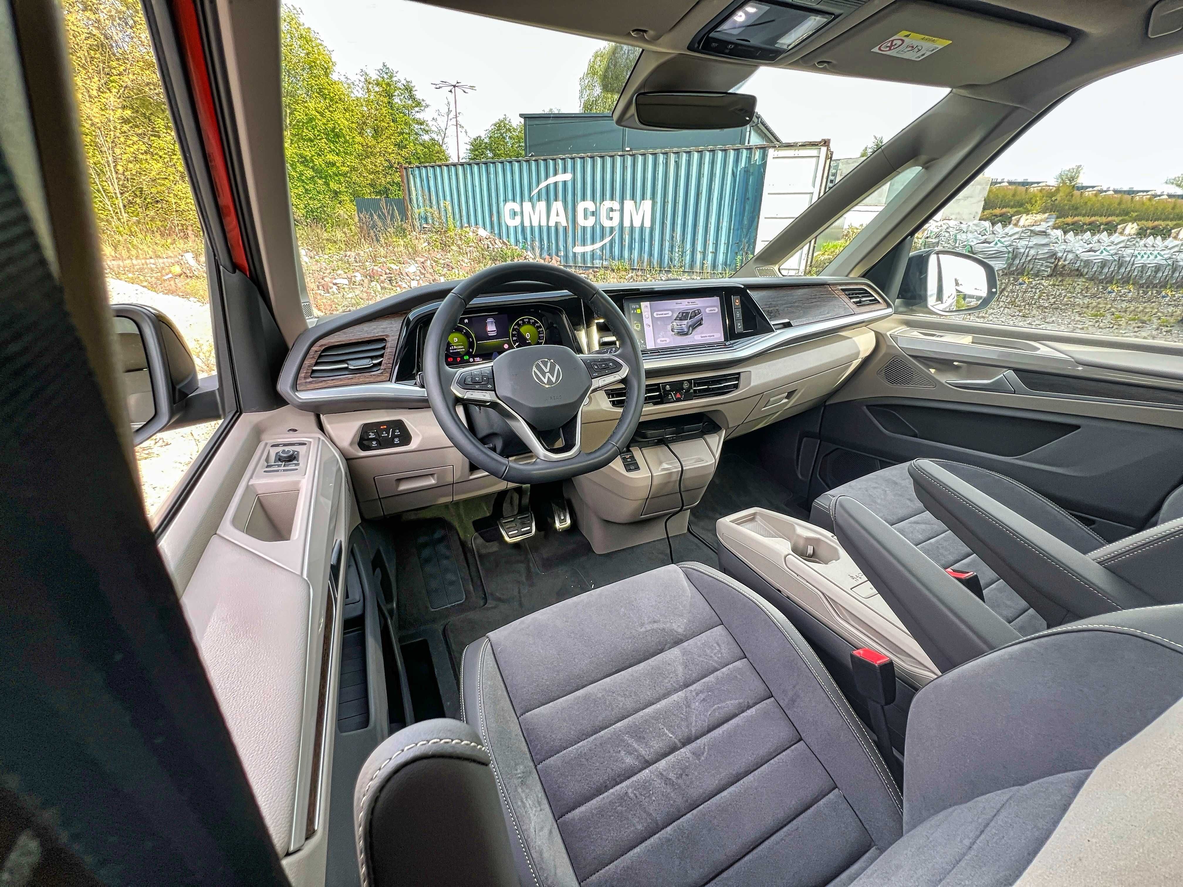 Wynajem busa VW Multivan 2.0TDI DSG 150km HAK 7-osobowy