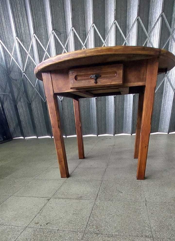 Mesa com 3 cadeiras (castanho maciço)