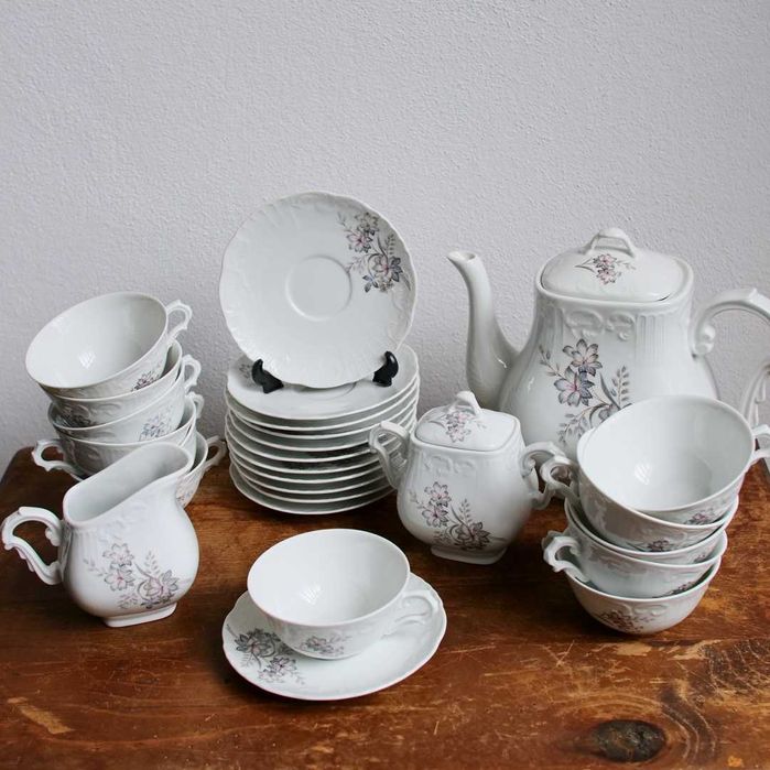 Serviço de chá completo para 12 pessoas em porcelana da Vista Alegre