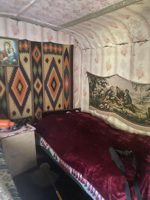 Продаж дачний будинок і прилегла земля