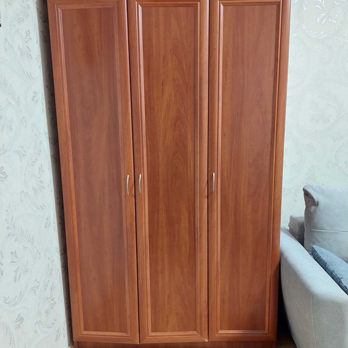 Продам шкаф для одягу