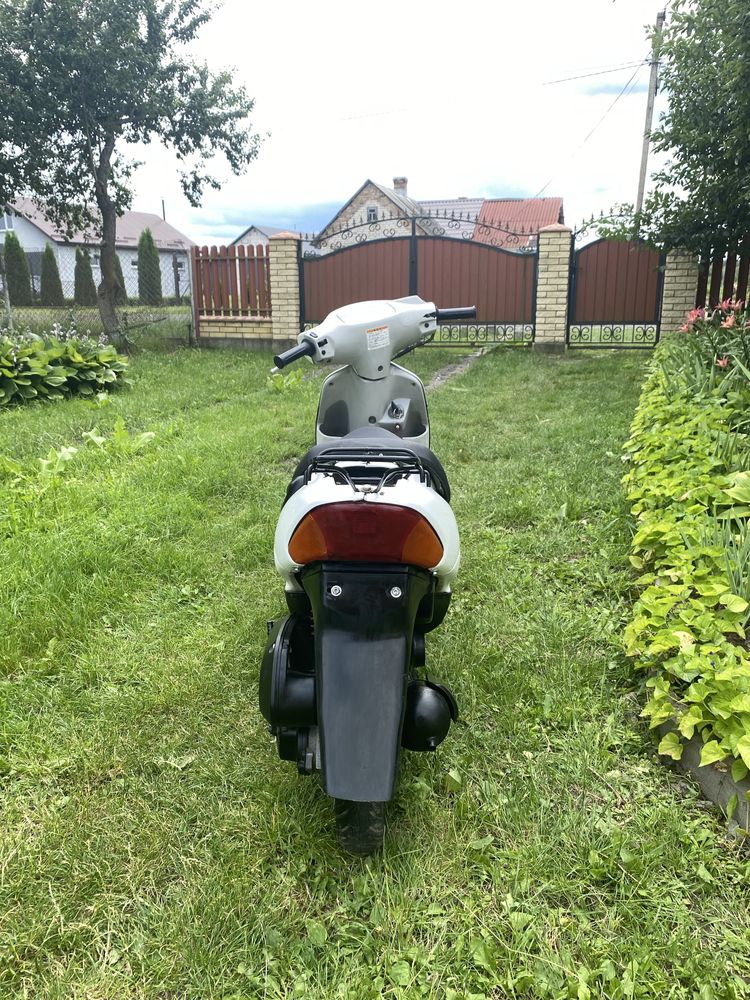 Скутер Suzuki lets 2 new