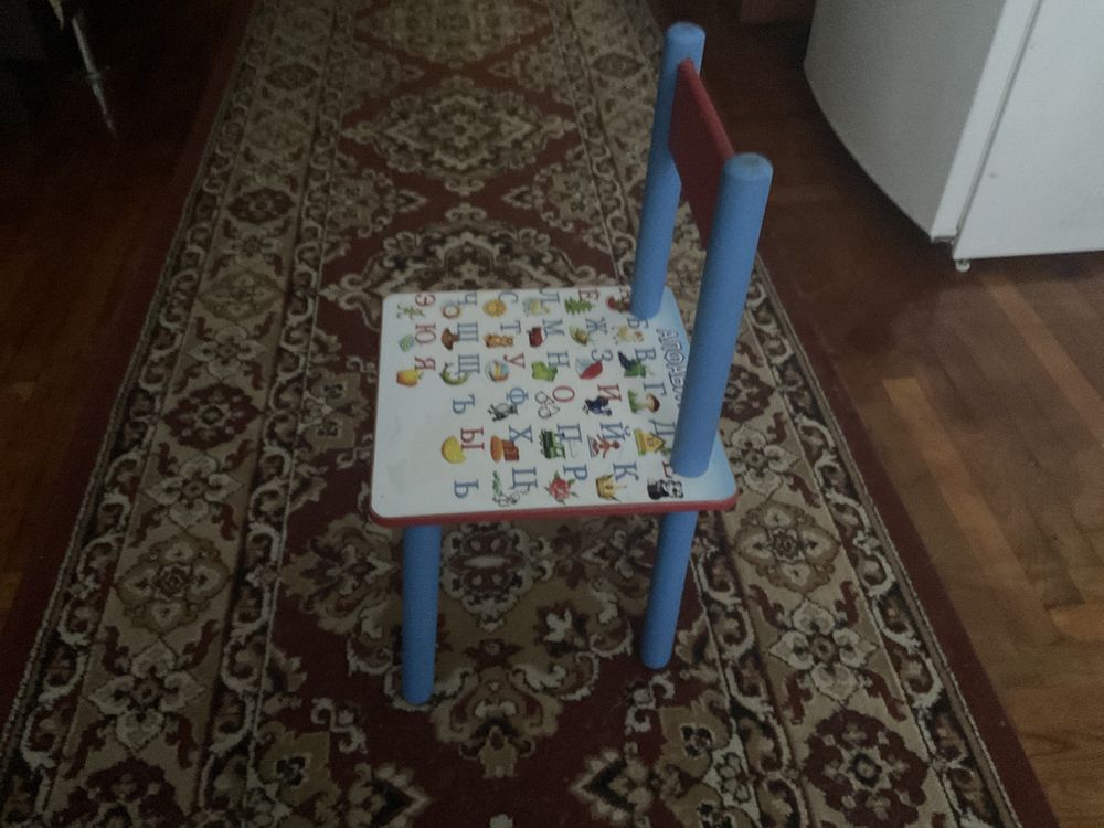 Продам стульчик детский
