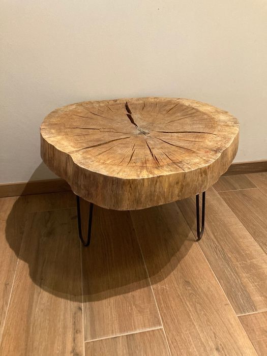 Mesa de centro em Madeira