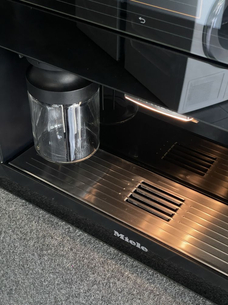 Топ Комлект!Духовка з мікрохвильовкою+Кавомашина Miele H 7640 CVA 7840