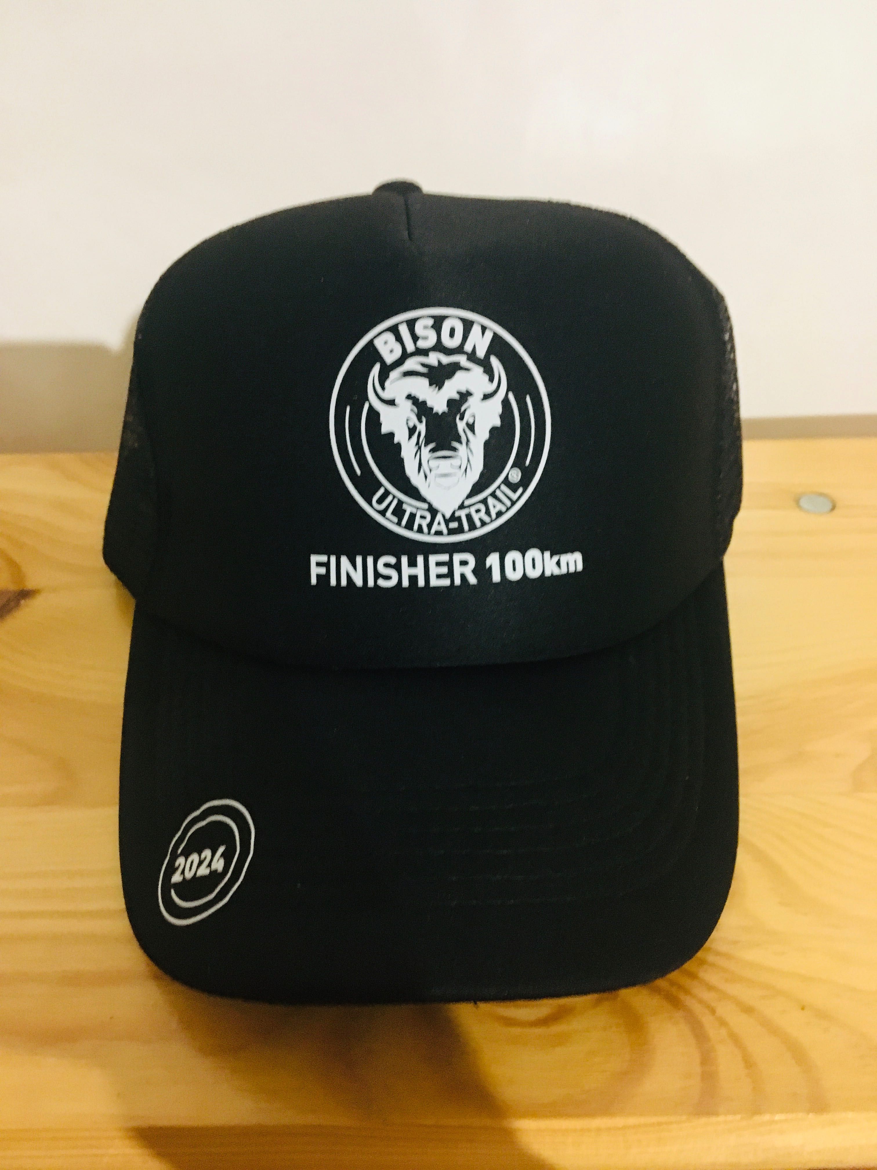 Czapka z daszkiem, truckerka Finisher 106 km Bison Ultra Trail 2024.