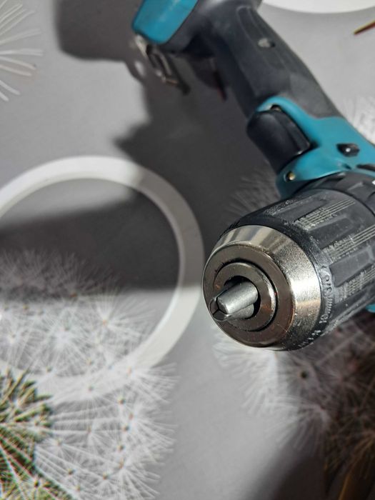 шуруповерт makita DF333D Тушка  как новый