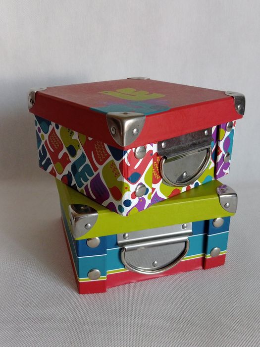 Dwa pudełka składane