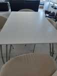 Mesa e 4 cadeiras