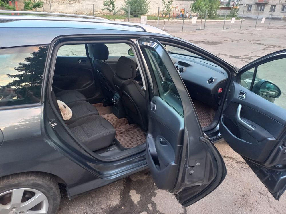 Продам Peugeot 308 Sw 7 мест