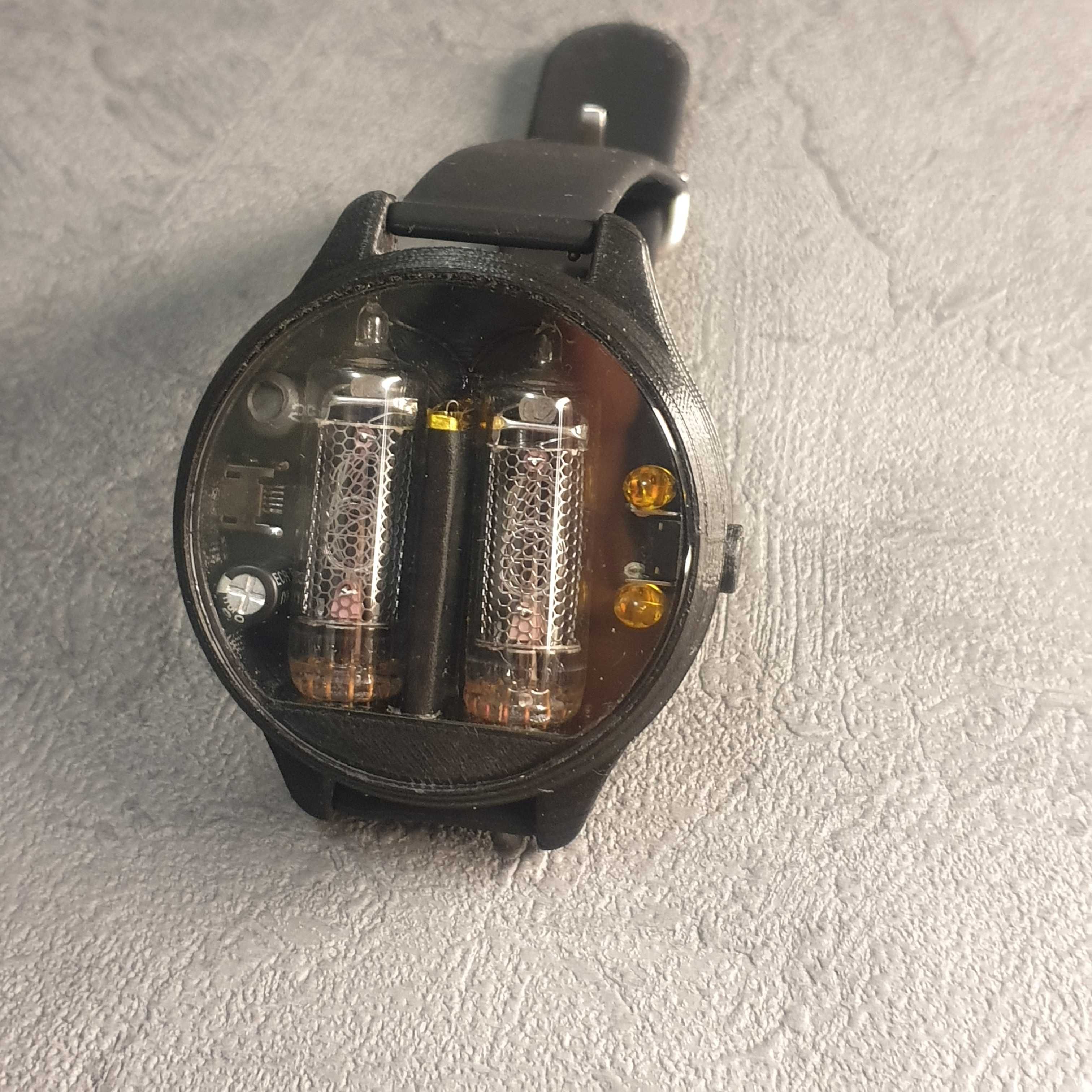 Наручные часы  nixie watch.