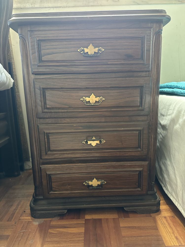 Quarto (Cama/Mesa Cabeceira/Escrivaninha ) - Paços de Ferreira