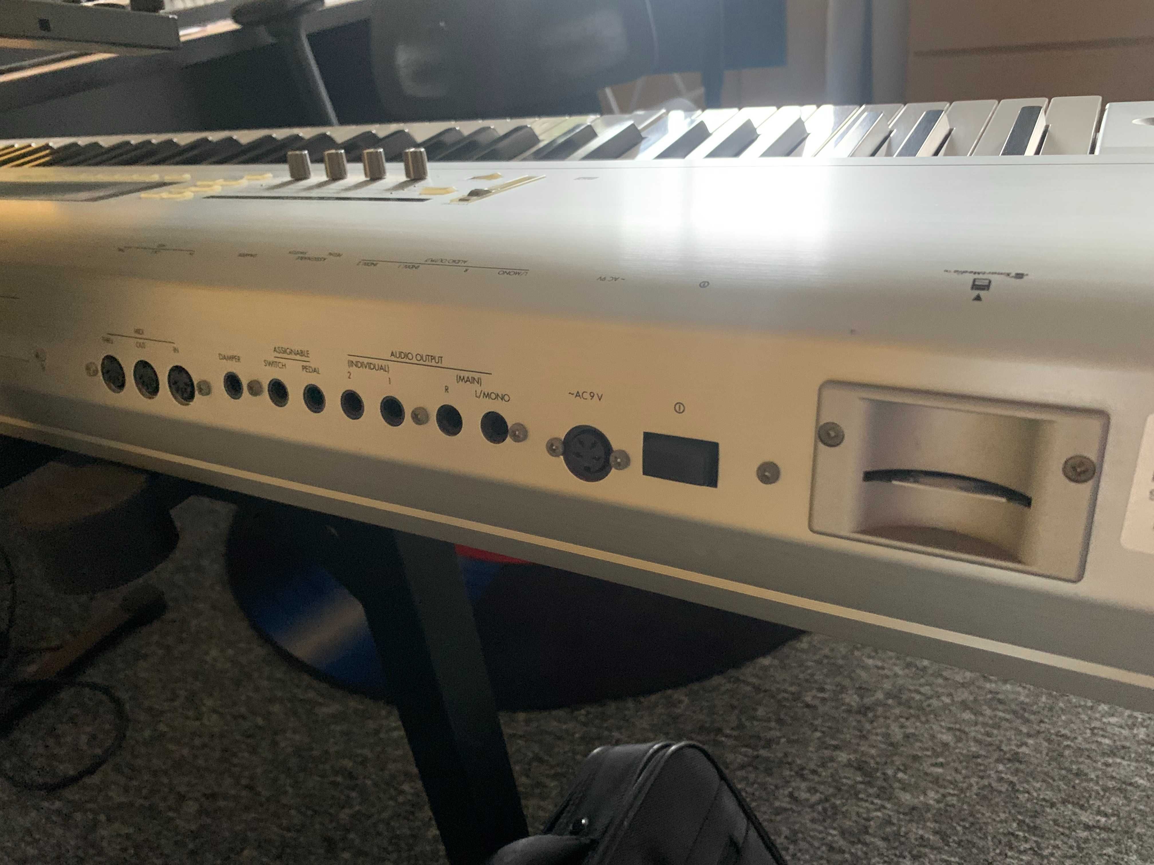 Korg Triton Le (Używany)