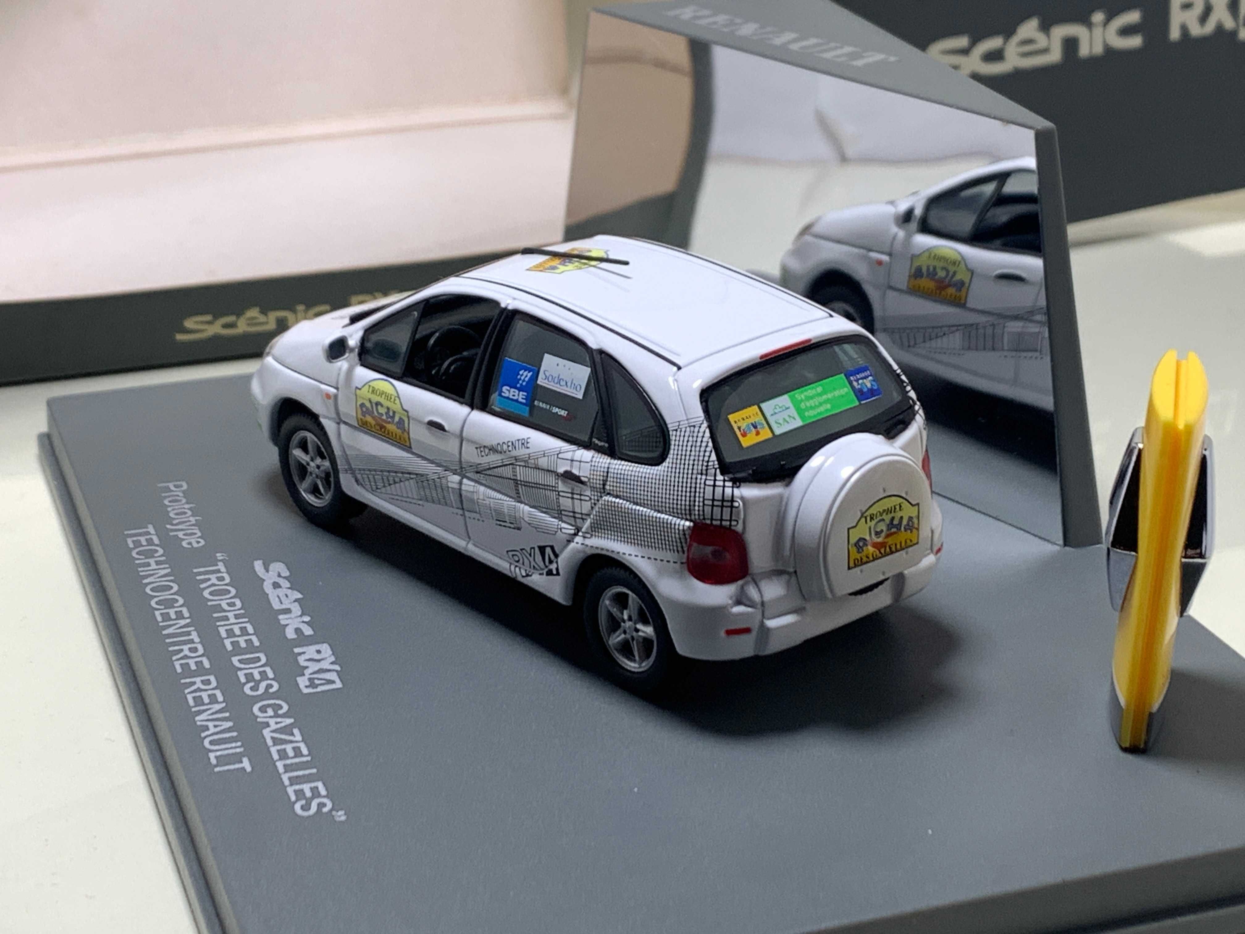 Renault Scenic RX4 Prototype Model 1:43 Universal Hobbies