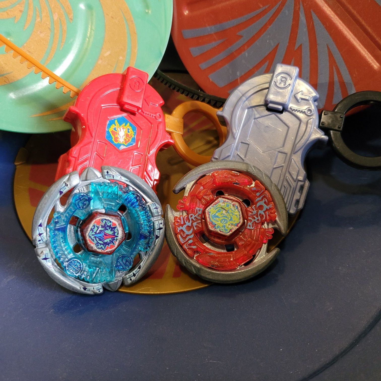 Arena com Beyblades Metal