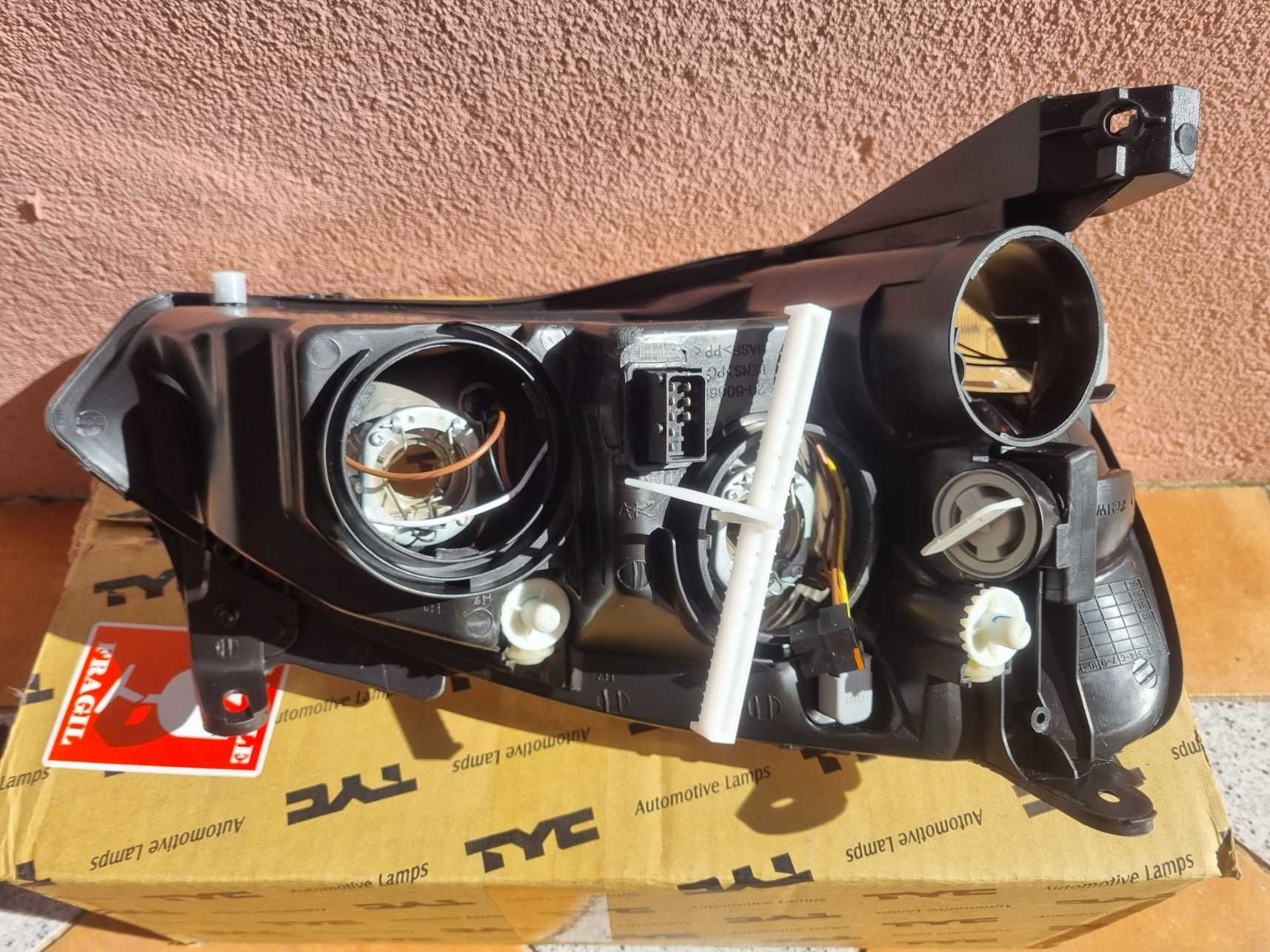 Farol óptica Opel Corsa C 2002 (lado condutor)
