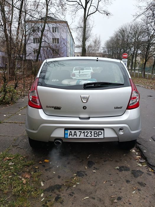 Dacia Sandero 2009 1.2 MT