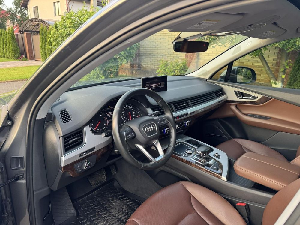 Автомобіль AUDI Q7 2.0 2017