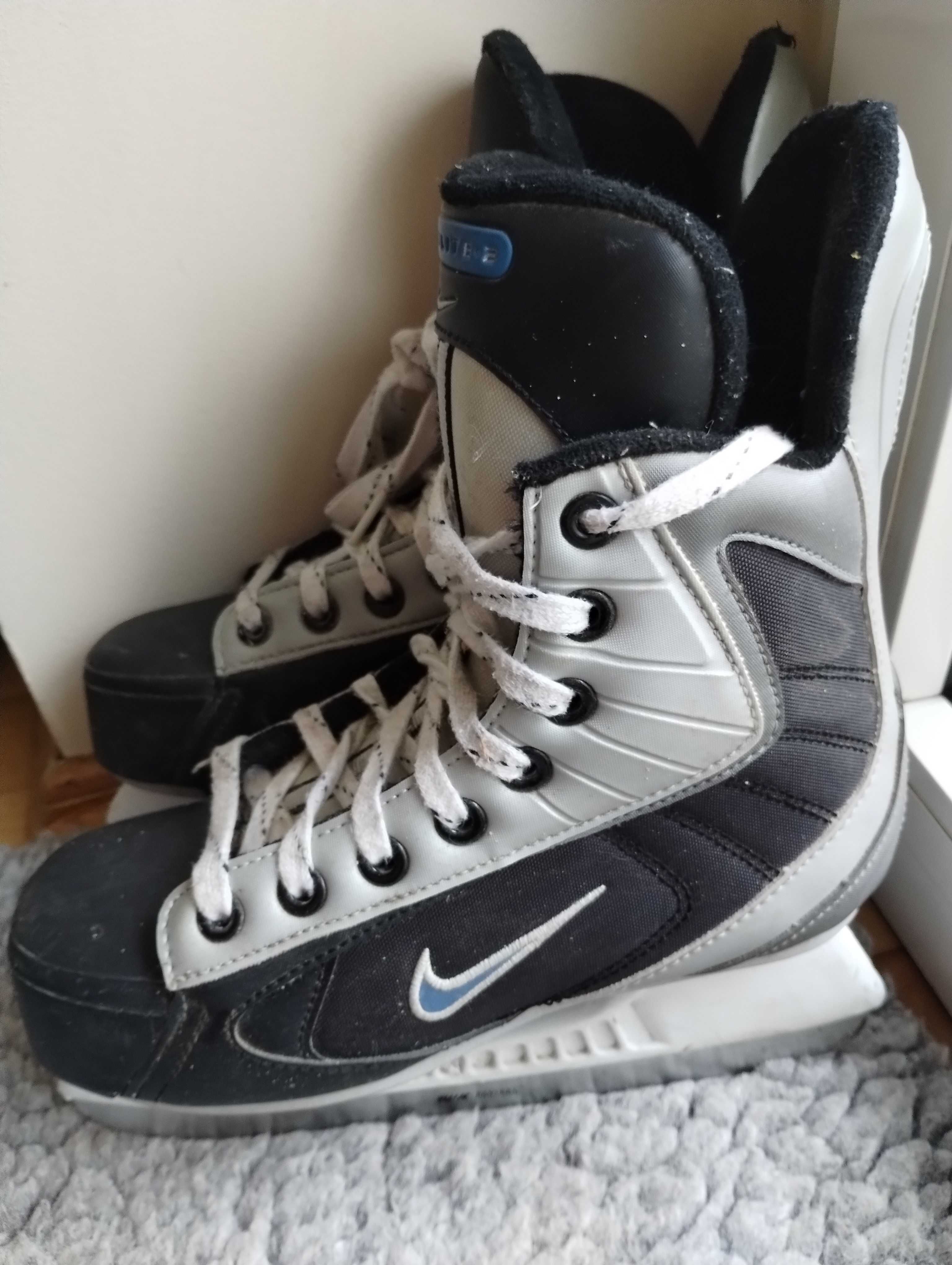 Łyżwy hokejowe Nike - rozmiar 35