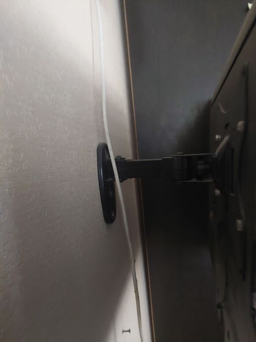 Продам телевізори і ігрову приставку