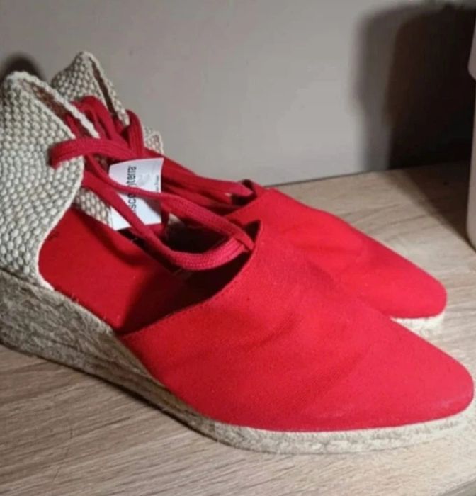 Buty po likwidacji sklepu - 10d