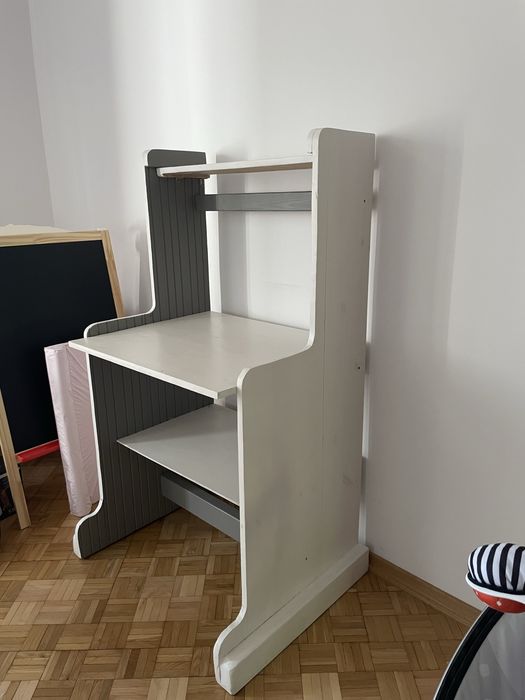 Przewijak z półkami