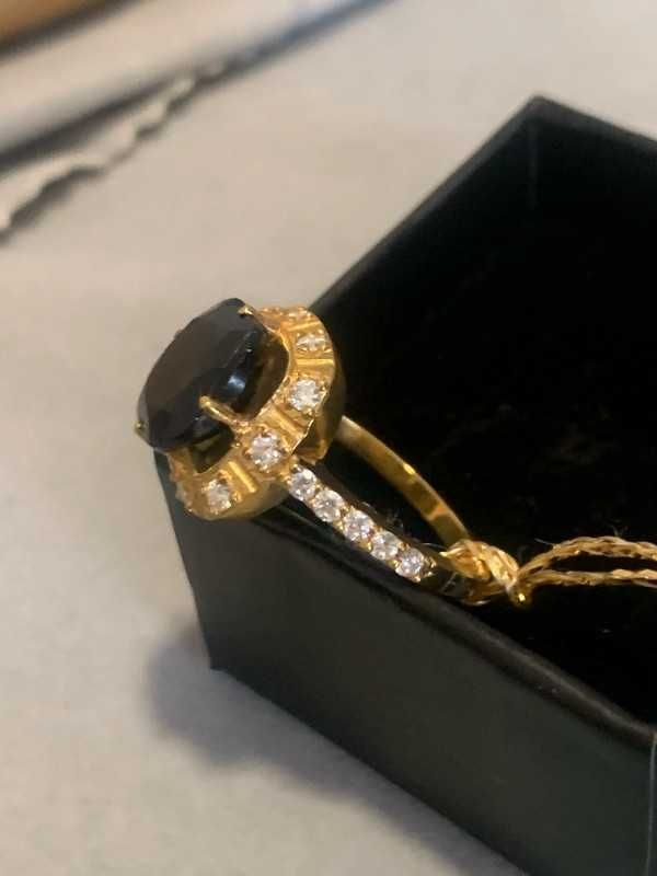 Anel Elite em prata e ouro com Onix e zirconias