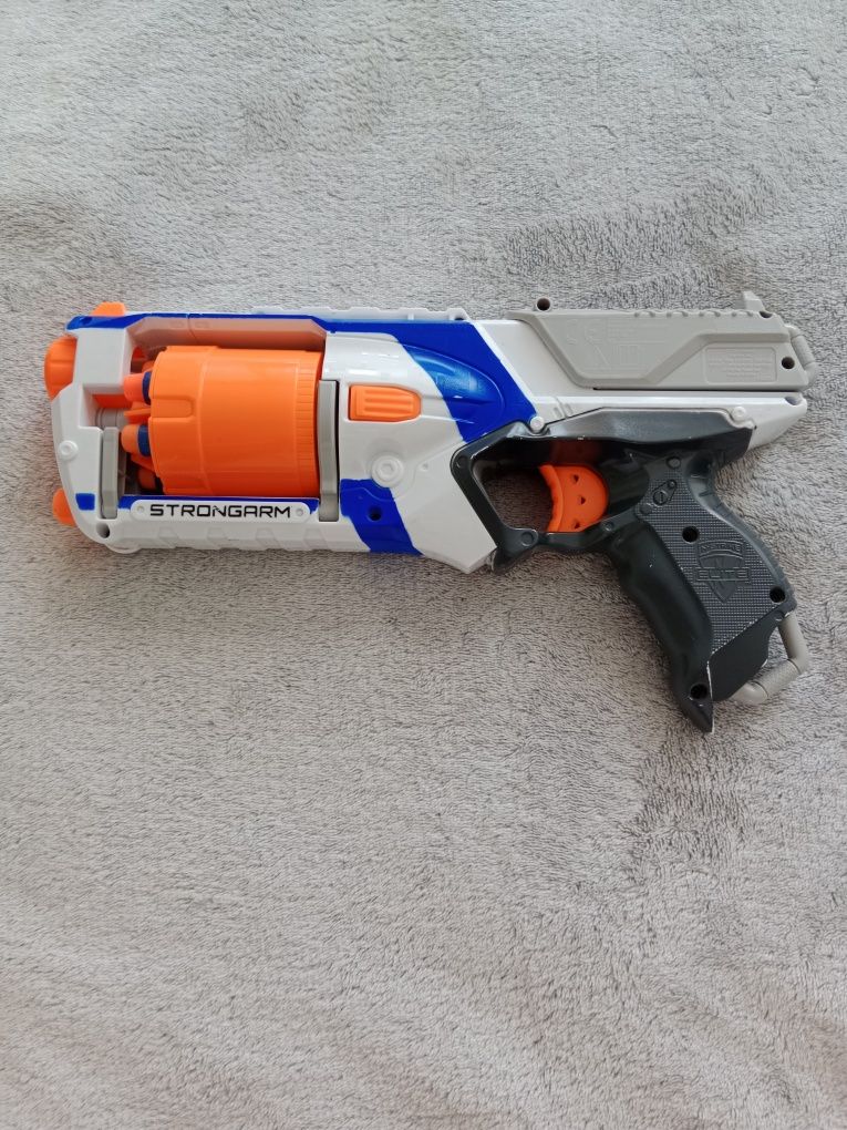 Nerf N-strike Elite Strongarm