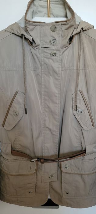Beżowa wiosenna kurtka Massimo Dutti S wiatrówka