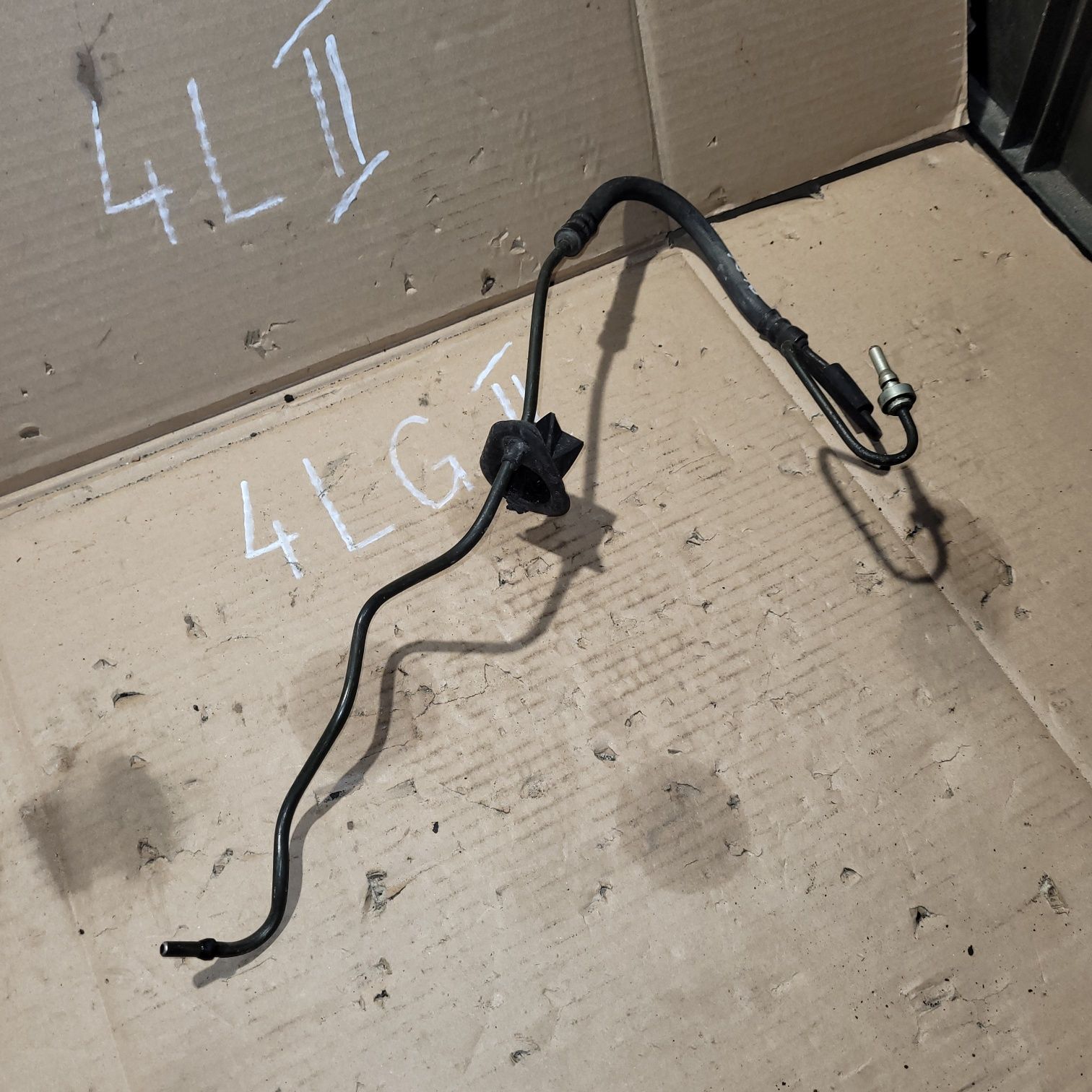Przewód rurka wysprzęglika sprzęgła audi a4 b6 b7 vw passat b5 LIFT