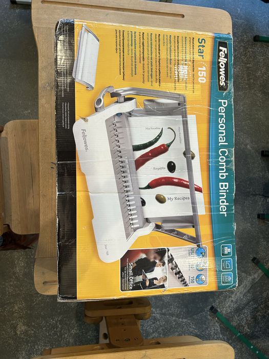 Біндер биндер Fellowes Star 150