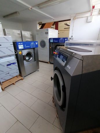 Equipamento de ocasião lavandaria self service / Industrial