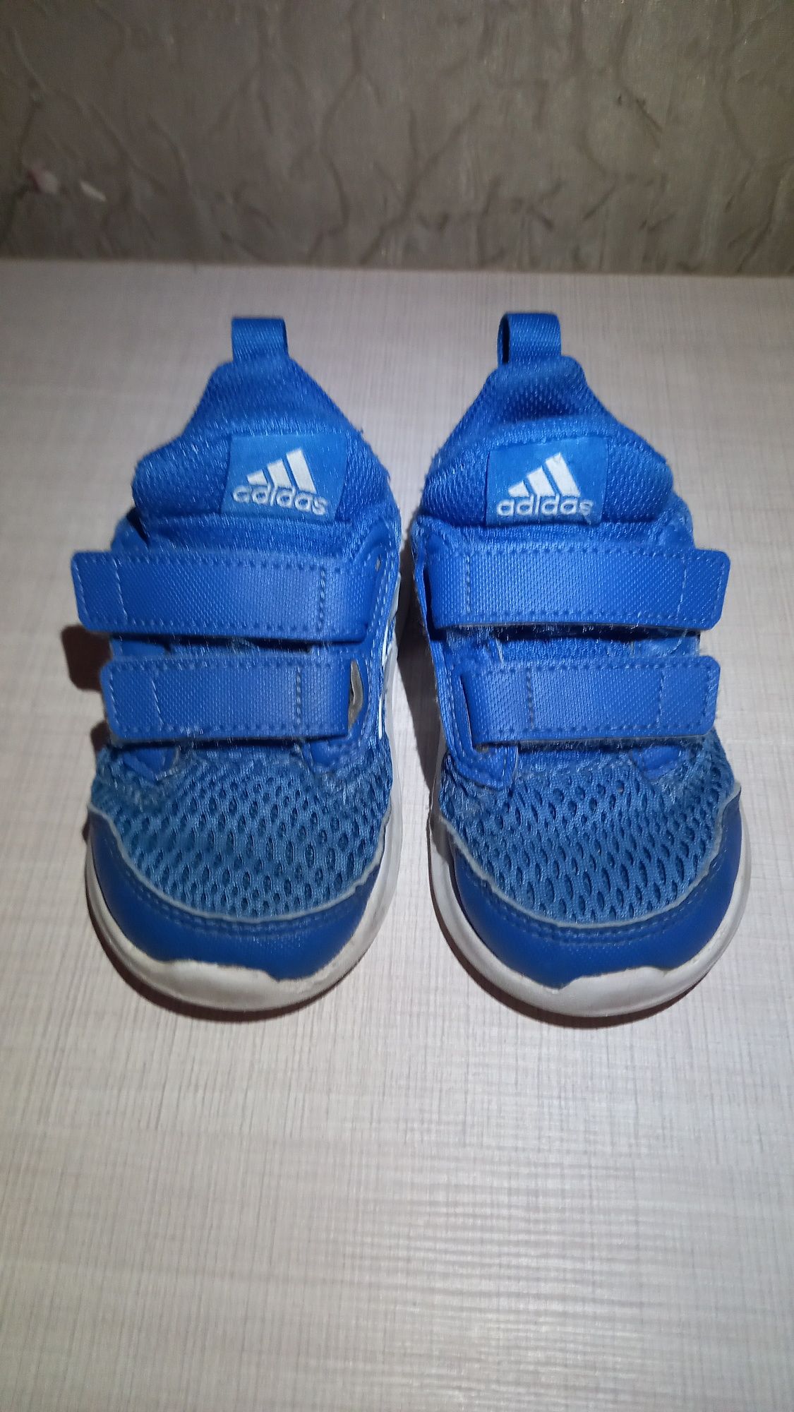 Кросівки adidas на хлопчика 22розмір 14 см