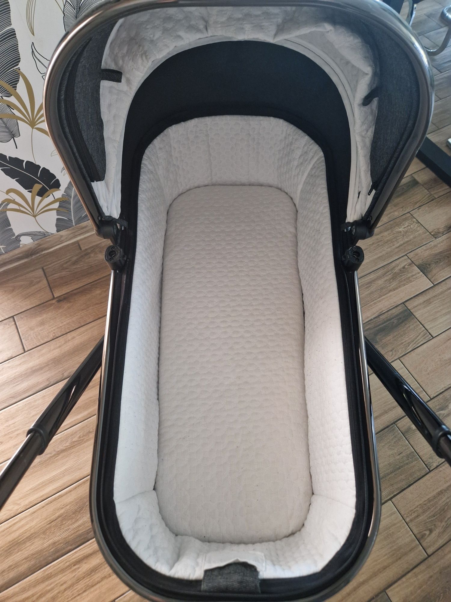 Wózek 2w1 Muuvo quick 2.0 z gondolą XXL Black chrome Anthracite