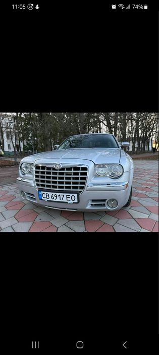 Продам  Chrysler 300C в отличном состоянии.