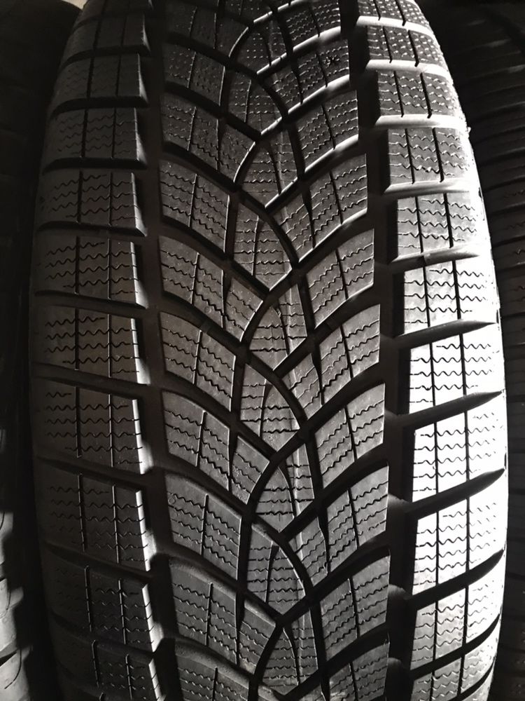 225/55/19 R19 Goodyear Ultra Grip Perfomance GEN1 4шт зима