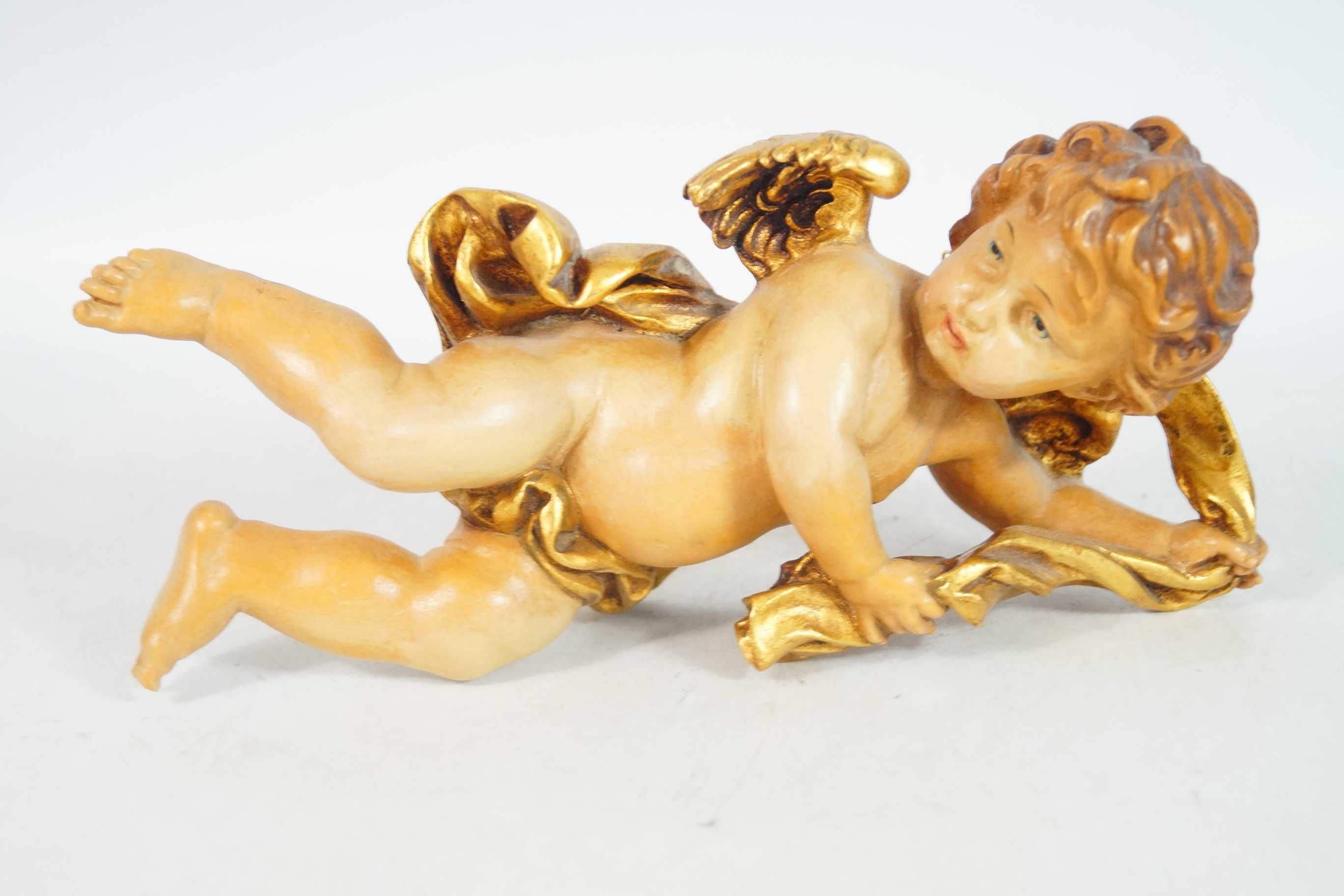 Rzeźba drewniana figura putto w polichromii