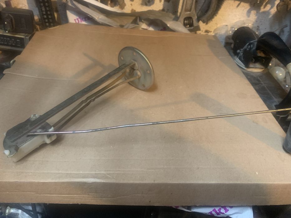 Дачік рівня палива завод маз камаз