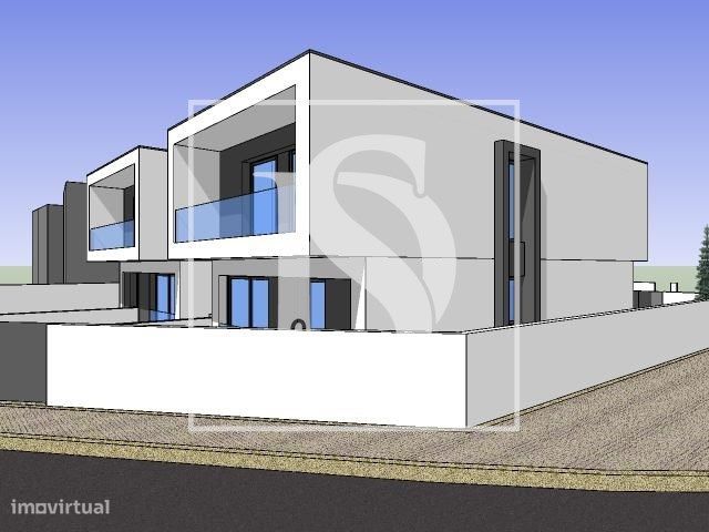 Moradia T3, estilo Contemporâneo, em Construção – Próxima ao CENTRO de