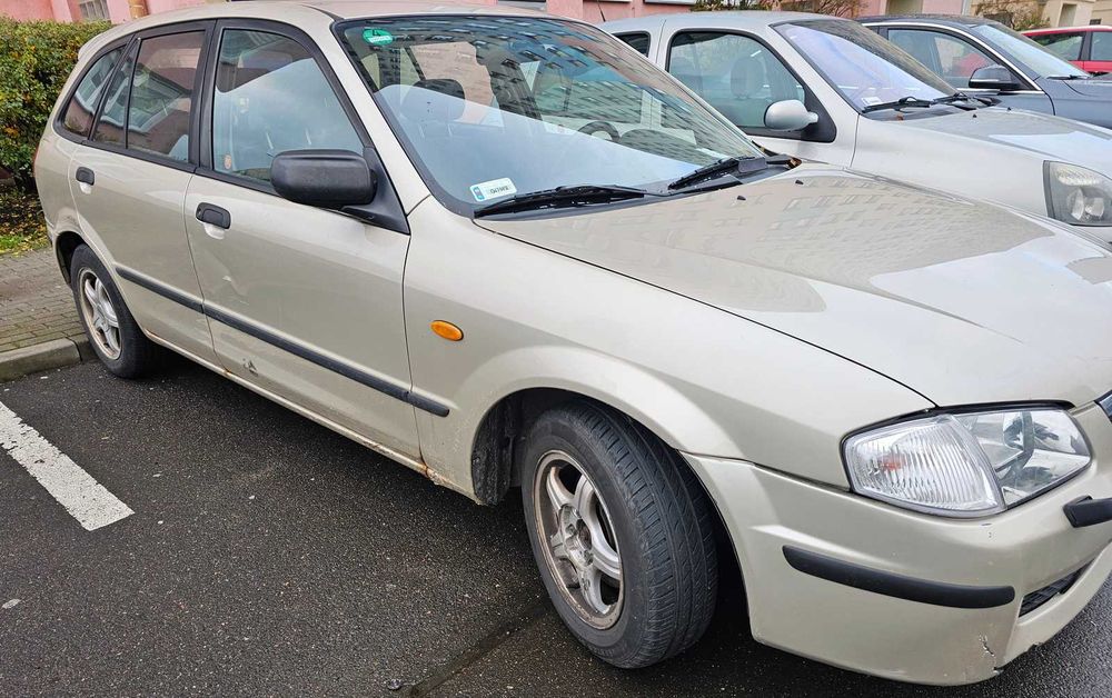 Mazda 323F 1,8 2000r 195 Tkm