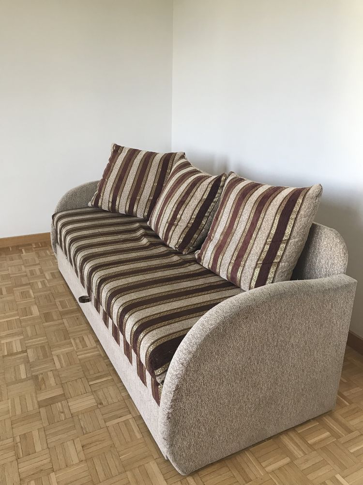 Sofa kanapa rozkladana z pojemnikiem na posciel
