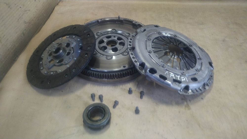) Passat B6 Golf V sprzęgło kompletne koło dwumasowe tarcza docisk 1.9