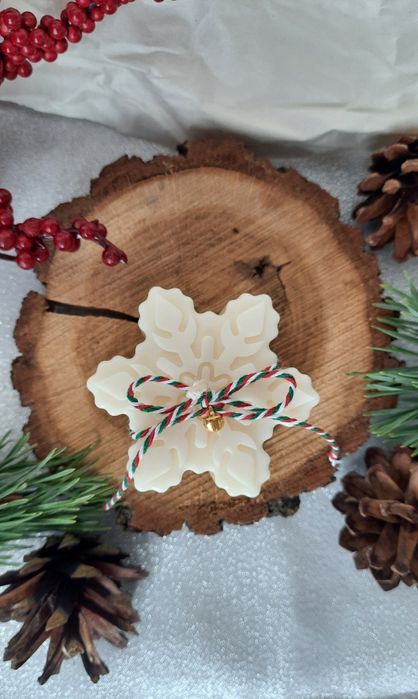 Świeca sojowa Śnieżynka, o zapachu grzanego wina