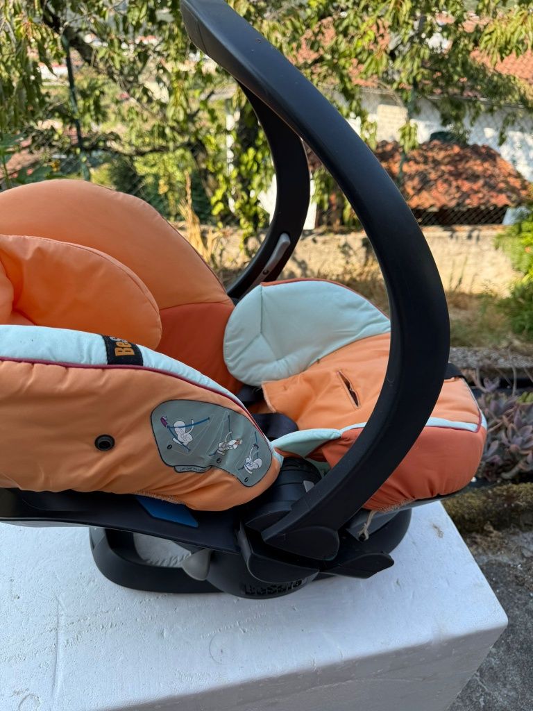 Cadeirinha bebé para automóvel