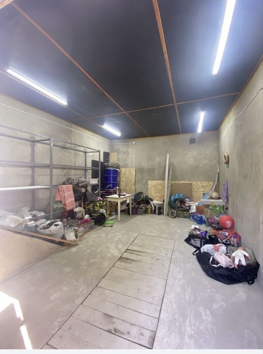 Гараж з подвало в дуже зручному місці