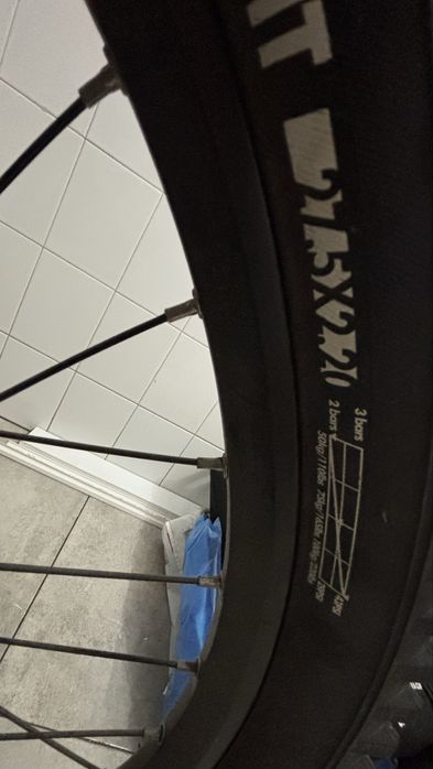 Bicicleta eletrica como nova